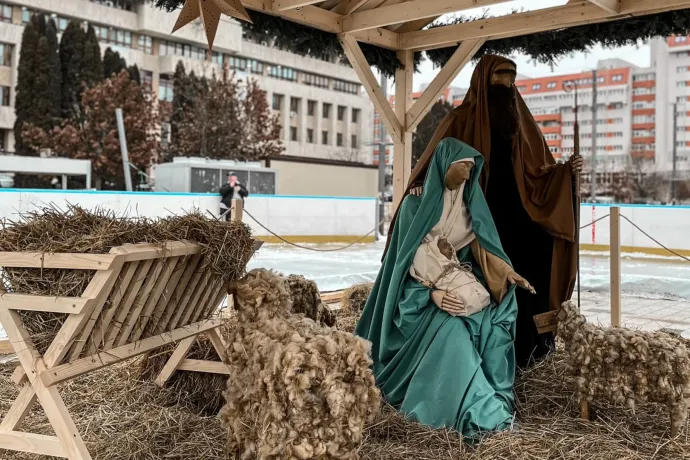 Csíkszeredában jégpályás betlehemessel, Kézdivásárhelyen élő adventi kalendáriummal várják a karácsonyt: kezdődik az ünnepi hangolódás