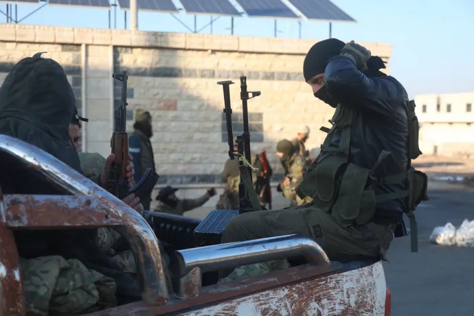 A felkelők kiszorították Hamából a szíriai hadsereget