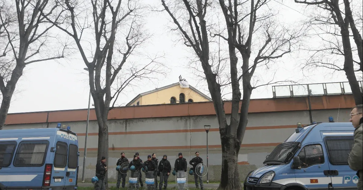 Letartóztattak egy olasz apácát, aki összejátszott a maffiával