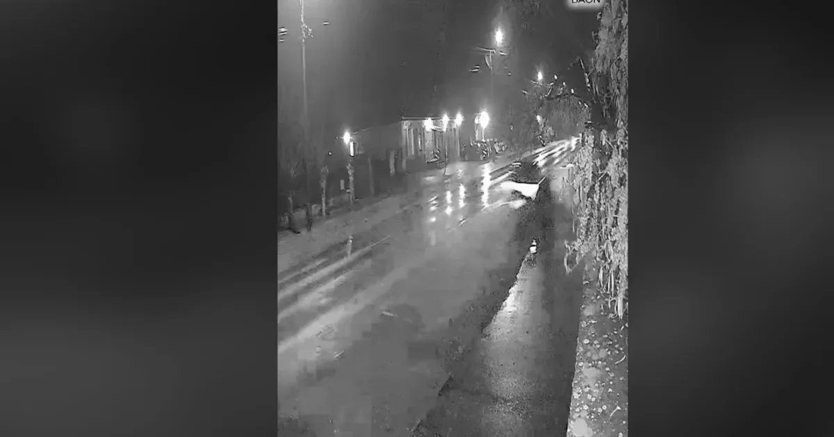 Nem tudta bevenni a kanyart a száguldó Porsche, családi házba csapódott Izsákon