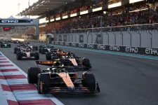 26 év után újra az F1 csúcsán a McLaren