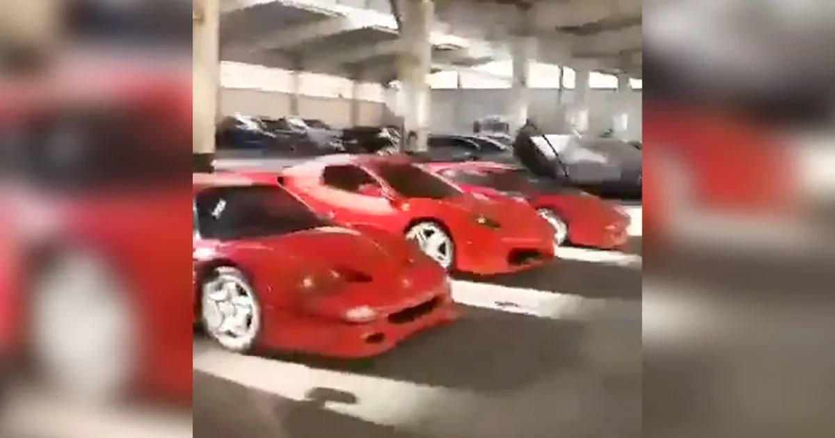 Két Ferrari, egy Lamborghini Diablo és egy Rolls-Royce Phantom is parkol az elűzött szíriai vezető garázsában