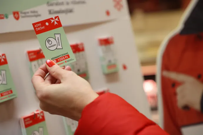 Adománykártyák. Fotó: SPAR Magyarország