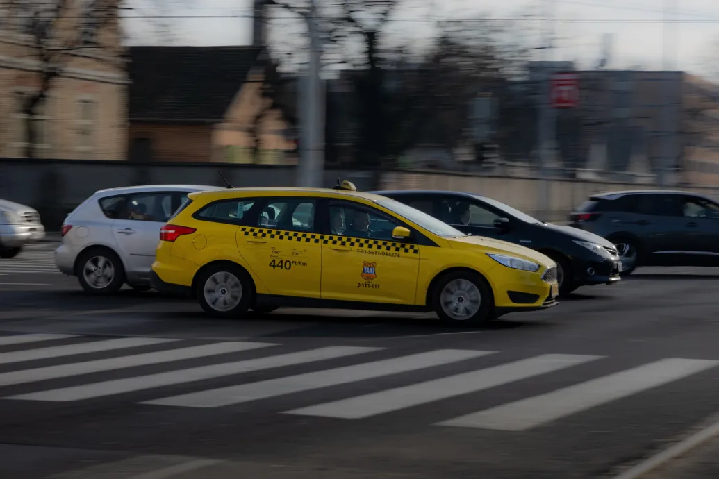 Megbírságolta a GVH a City Taxit az árgaranciázás és a magyarkodás miatt – Forrás: Telex.hu