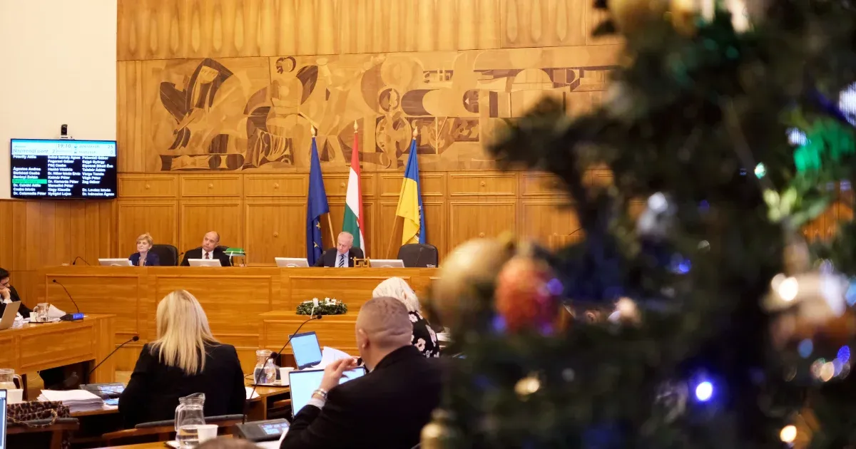 Lettek alpolgármesterek Pécsen, ahol a Fidesz árnyék-városvezetéssel próbálkozik, de a fizetésemelésnél nagykoalíció van