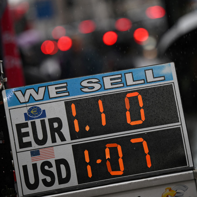 Meddig gyengül még az euró a dollárral szemben?