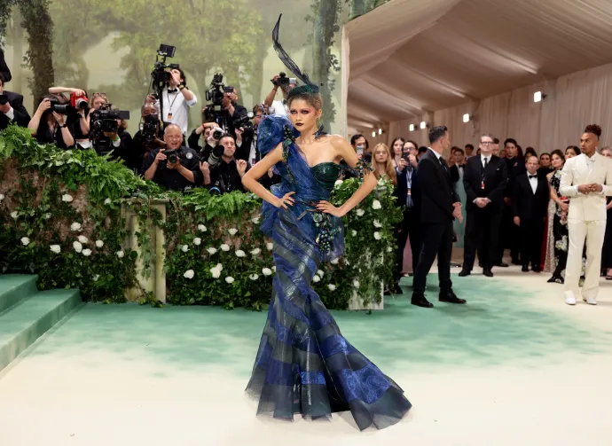 Zendaya a Maison Margiela-estélyiben a Met-gálán Fotó: Dimitrios Kambouris / Getty Images