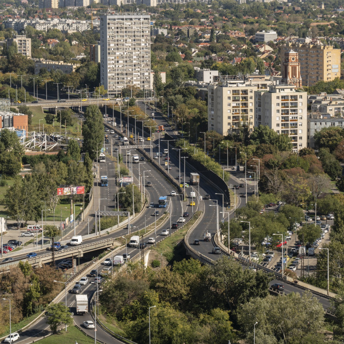 Aprópénzzel fékezné a lakásdrágulást a kormány, miután százmilliárdokkal gyorsította