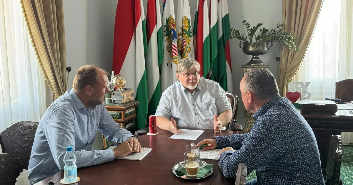 Ablakonként egymillióért szerezték be a függönyöket a volt győri polgármester irodájába