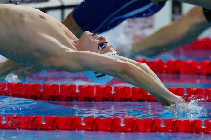 Ezüstérmes a 4x200 méteres női gyorsváltó, Kós Hubert újabb országos csúccsal lett döntős 50 méter háton