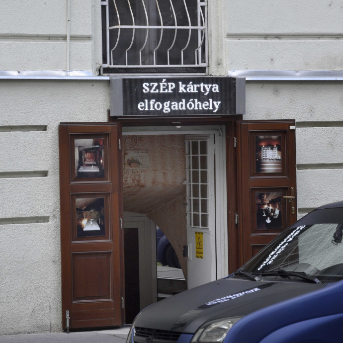 A kormány gazdaságélénkítési svájci bicskája lett a SZÉP-kártya