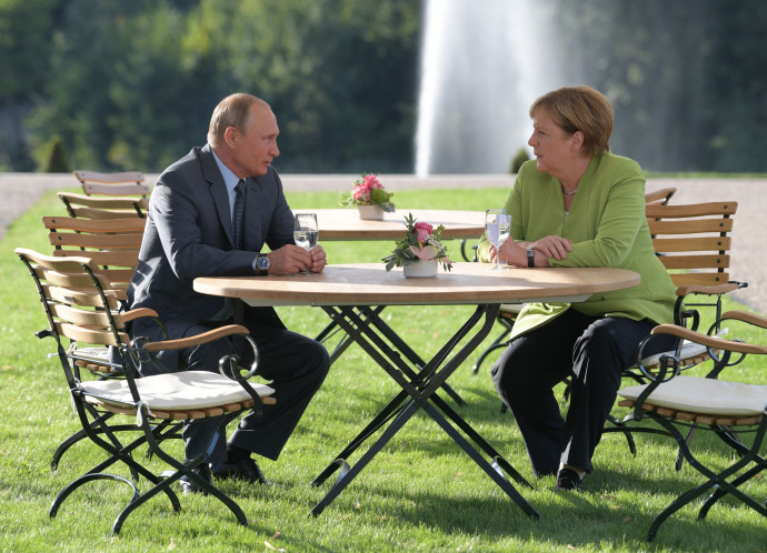Angela Merkel és Vlagyimir Putyin tárgyal egymással 2018-ban, az előző gázszerződés lejárata előtt. Fotó: AFP/Europress