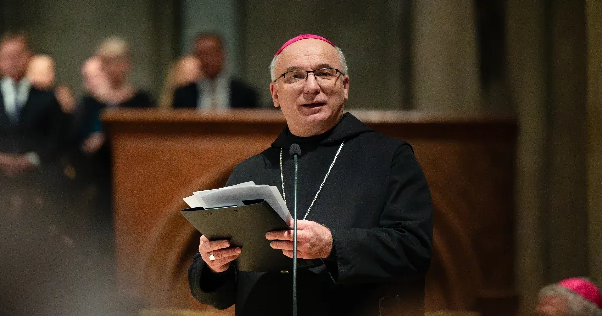 Bocsánatot kérni, nyilvánosságra hozni és sebeket gyógyítani – a pannonhalmi főapát a visszaélésekről