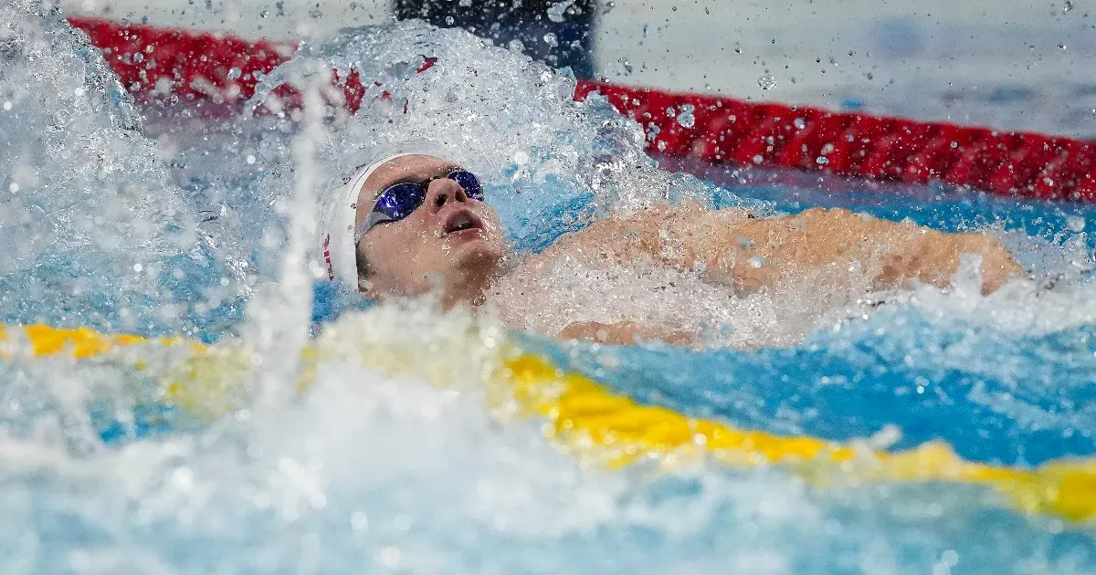 Kós Hubert országos csúccsal jutott döntőbe 200 méter háton a rövidpályás úszó vb-n