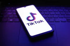 Hivatalos eljárás során vizsgálja az Európai Bizottság a TikTok romániai választásokkal kapcsolatos tevékenységét