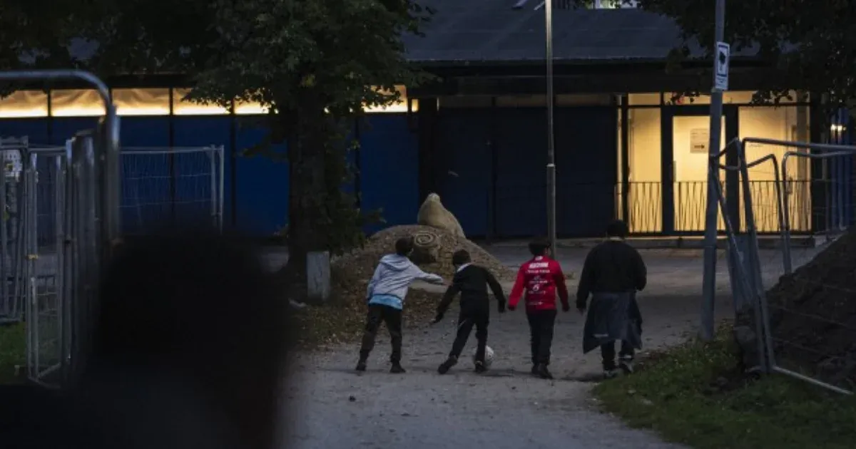 Svédországban lehallgathatnák a 15 év alattiakat bűnmegelőzési célból
