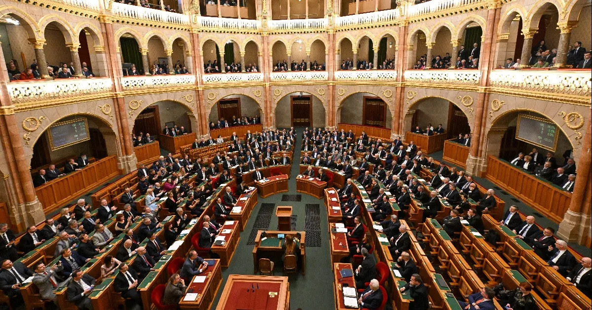 Elfogadta a parlament a 2025-ös „békeköltségvetést”, Varga Mihály búcsúbeszédet mondott