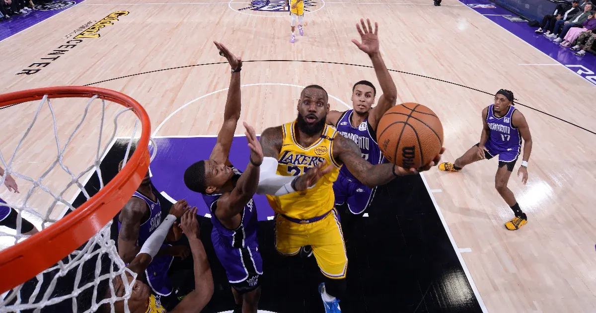 Újabb rekordot döntött LeBron James: Nála többet senki nem játszott az NBA-ben