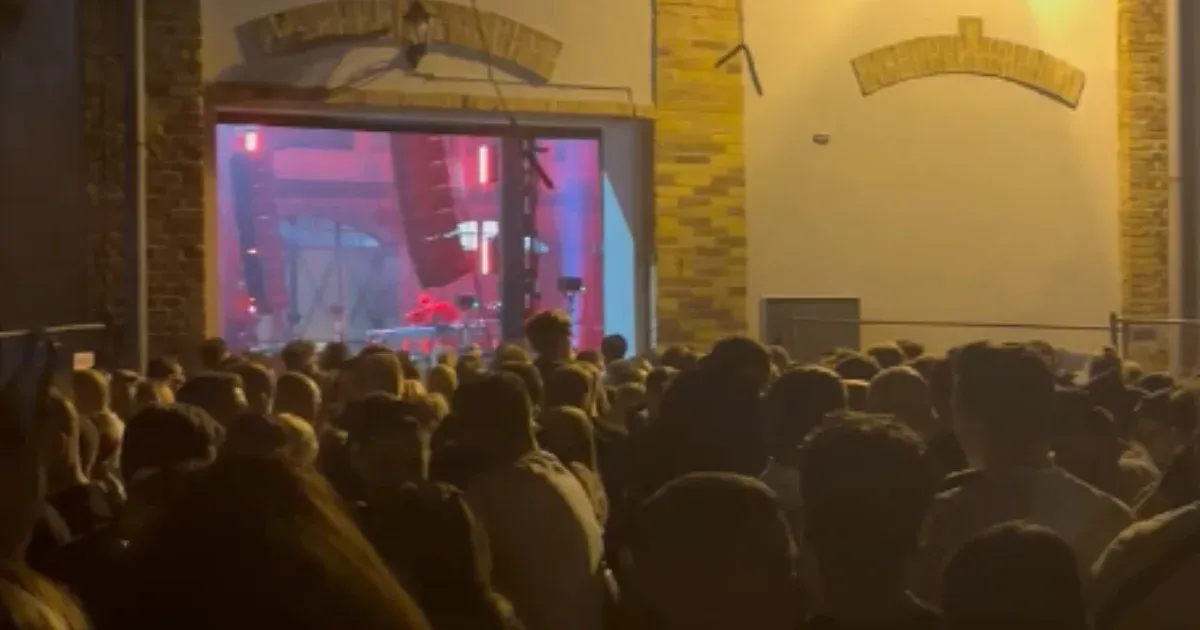 Bombariadó volt Argy budapesti buliján