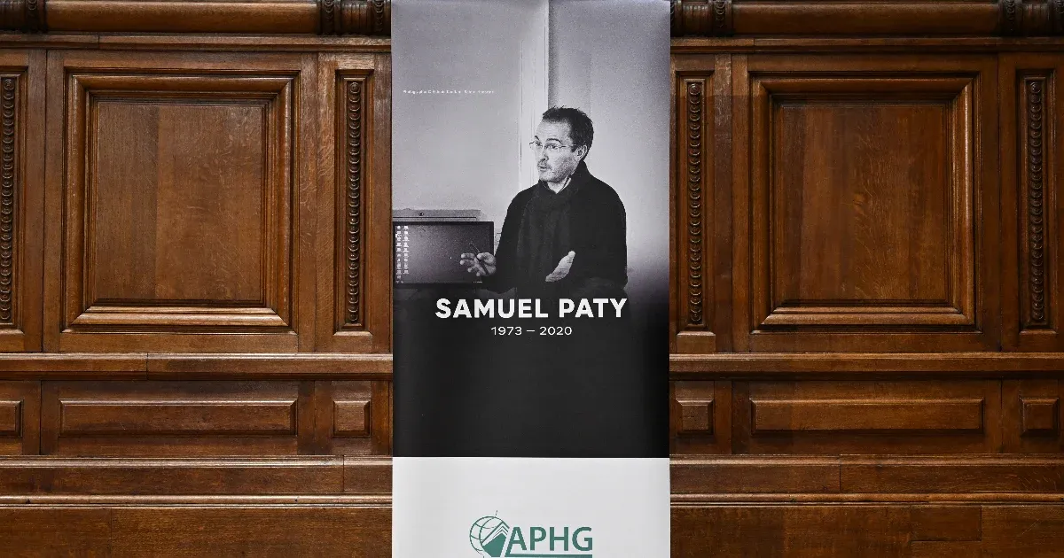 Nyolc embert ítéltek el a lefejezett francia tanár, Samuel Paty ügyében