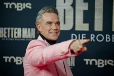 Robbie Williams újra megpróbálkozna az érettségivel, hogy ne tartsák butának