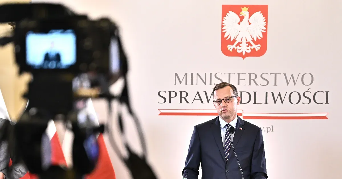 Orbán szövetségese is utalt rá, hogy sáros lehet, most mégis Budapestről félti a lengyel jogállamot