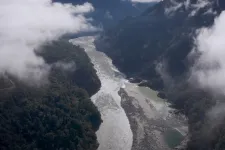 Kína megépíti a világ legnagyobb vízerőművét Tibet szentnek tartott folyóján