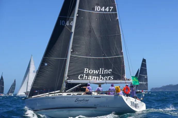 A 2024. december 26-án készült felvétel a Bowline nevű hajóról, a Sydney és Hobart közötti éves vitorlásverseny rajtjánál – Fotó: Paul Bramble / AFP