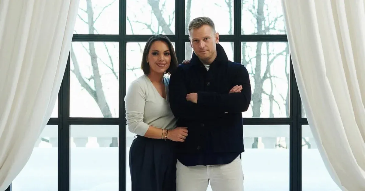 Csillivilli Insta-sztorikkal, vállveregetős Linkedin-posztokkal és Vogue-cikkekkel építi üzletemberimidzsét Orbán Ráhel és Tiborcz István