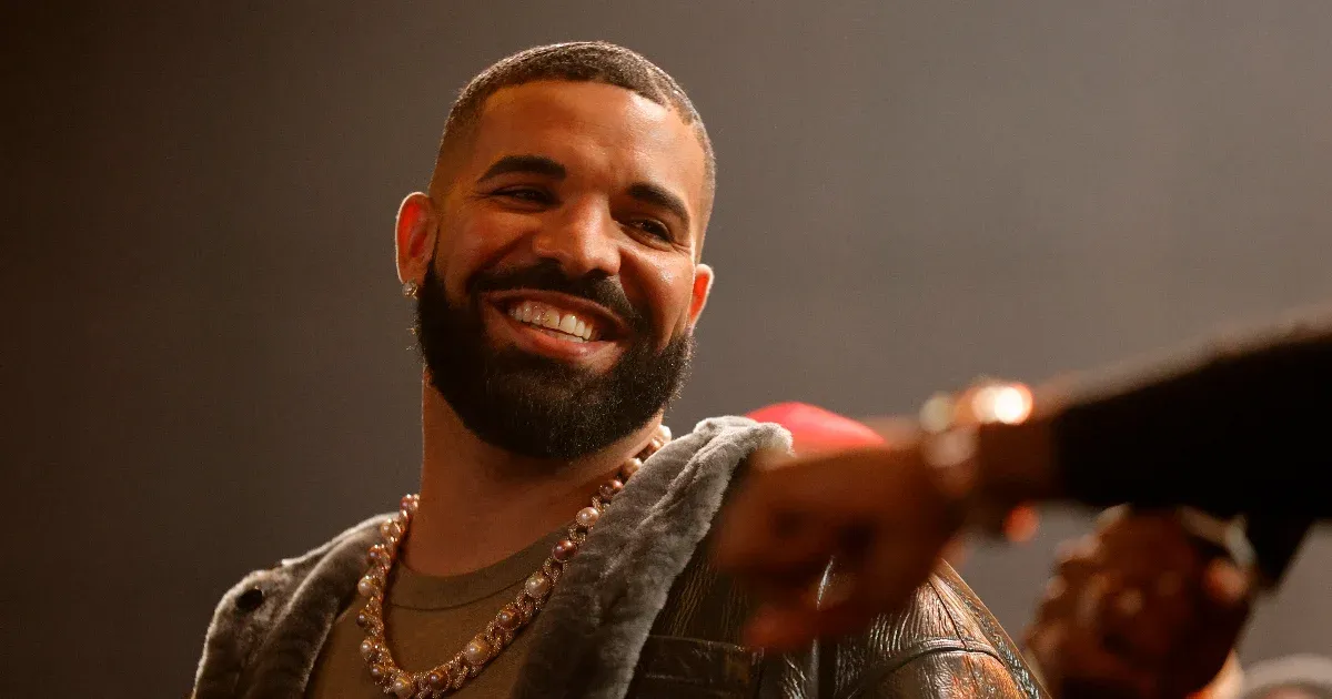 Drake jótékonykodós műsort indítana, amiben tehetős emberek rászorulókon segítenének