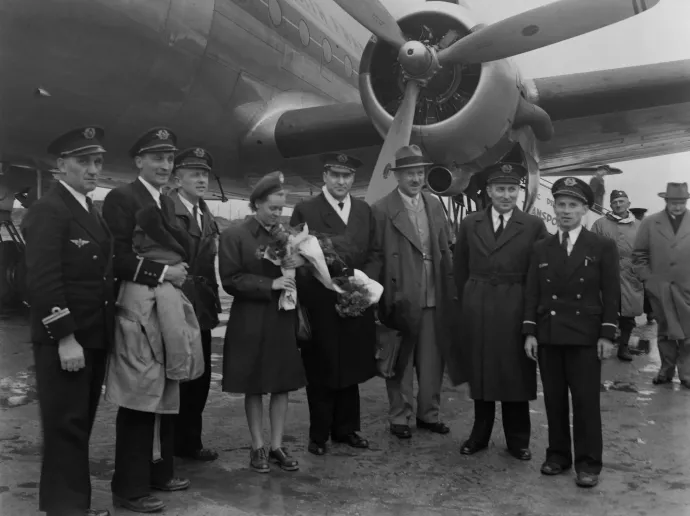 Fotó az Air France Douglas DC4 C-54 Skymaster polgári utasszállító repülőgép személyzetéről 1948. január 27-én – Fotó: AFP