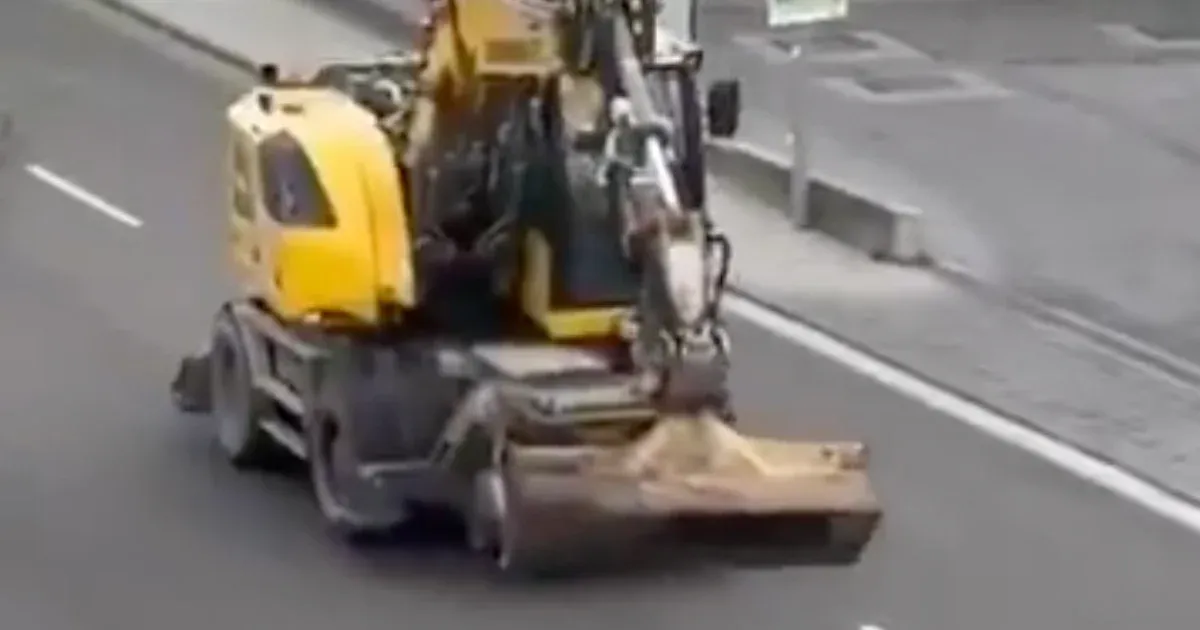 Lelőtték a férfit, aki egy elkötött markológéppel kezdett törni-zúzni Németországban