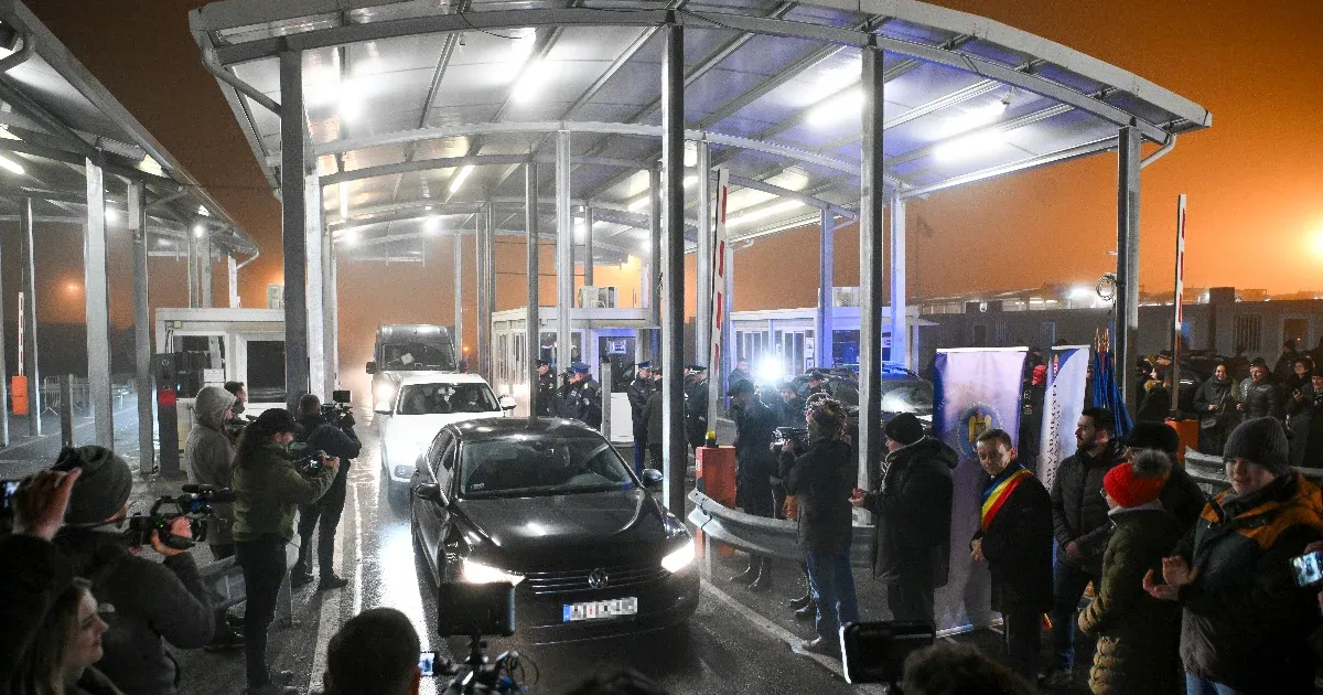 Éjfélkor megszűntek a magyar-román határellenőrzések