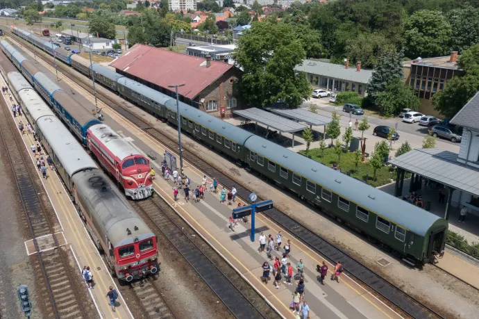 Járműhibákkal, késésekkel indult az új év első munkanapja a MÁV-nál