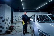 Only one in ten Hungarian applicants do the job well, so a Budapest car wash is building motorists' confidence with Filipinos