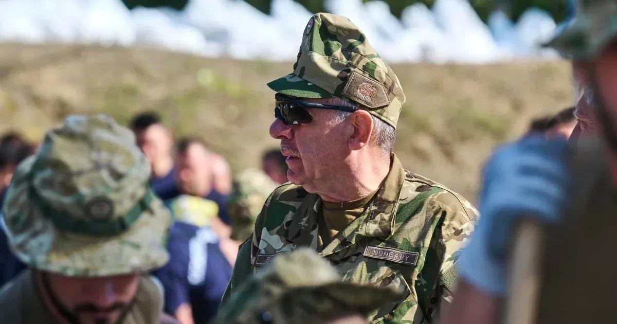 Sulyok Tamás azt ígérte, hogy nem szól bele a pártpolitikába, most mégis Magyar Péterrel vitatkozik