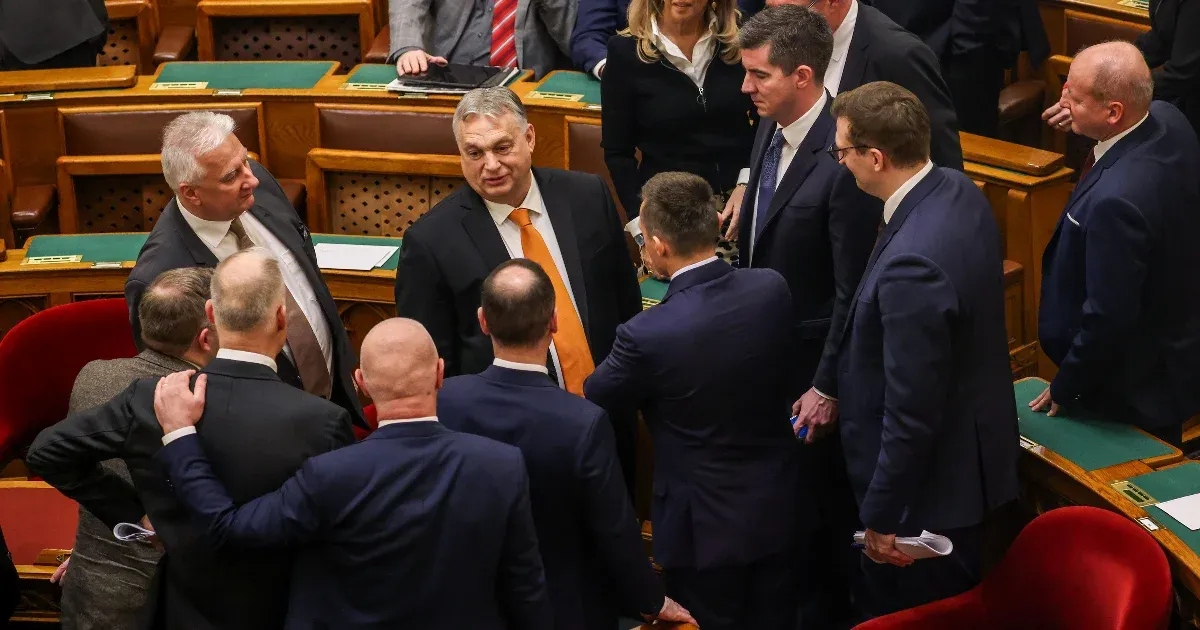 Jön fel a Tisza, a Fidesz igyekszik újraéleszteni a régi ellenzéket