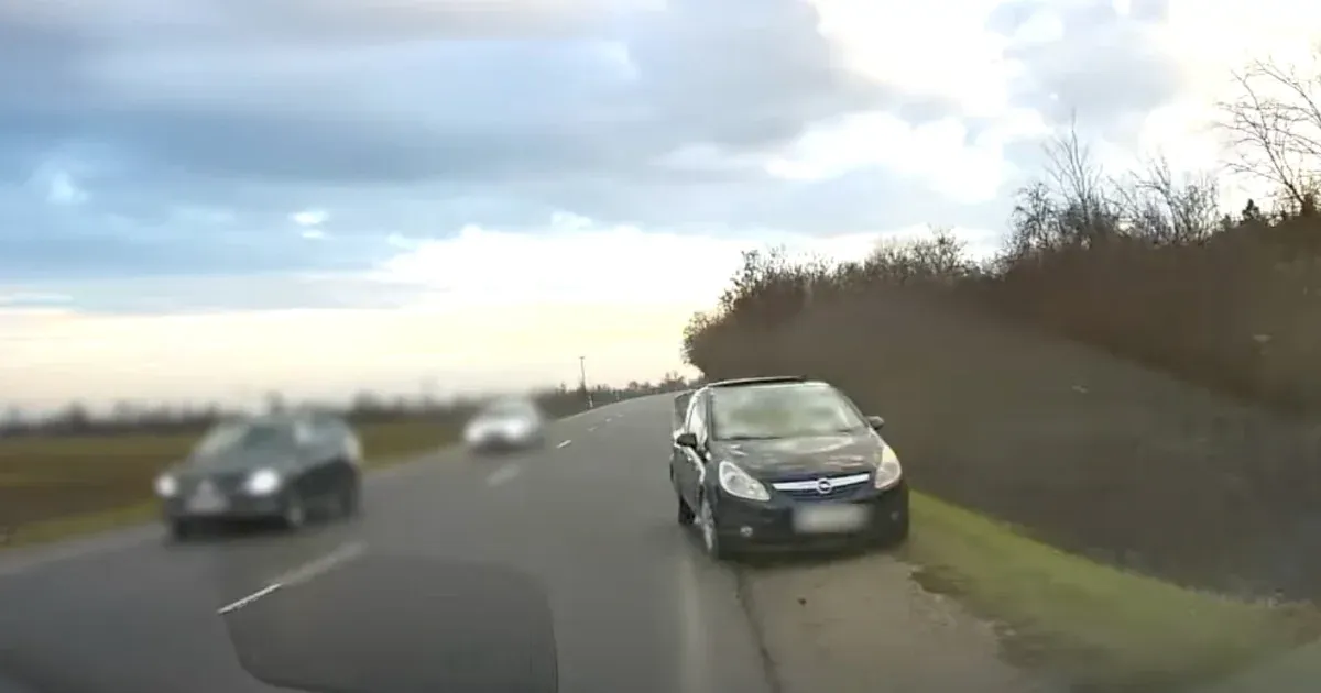Centiken múlt a baleset egy autós eszelős előzési kísérlete után a 3-as főúton