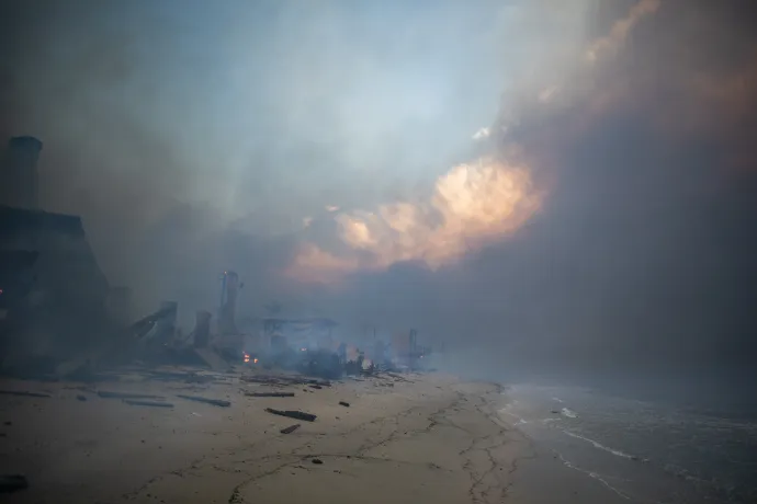 Malibu ikonikus tengerparti nyaralói közül is több megsemmisült a tűzben – Fotó: Apu Gomes / Getty Images via AFP