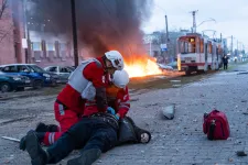 Siklóbomba talált el egy lakónegyedet Zaporizzsjában, 13 ember meghalt az orosz támadásban