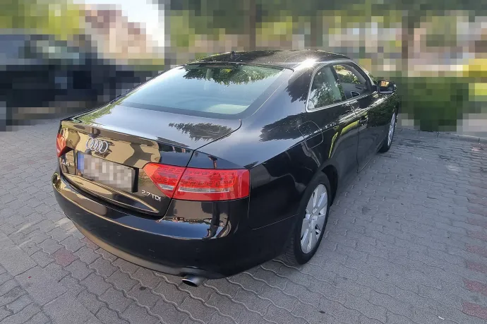 Audi A5 és az árulkodó sminktükör – Fotó: Gor-Car