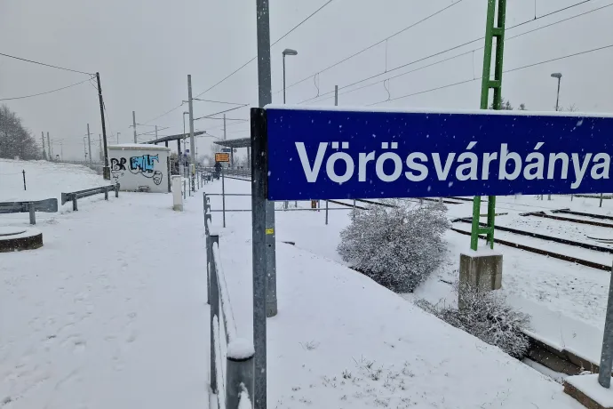 Vörösvárbánya megállóhely Pilisvörösvárnál és a Széll Kálmán tér szerda reggel – Fotó: Szalma Baksi Ferenc, Weiler Vilmos / Telex