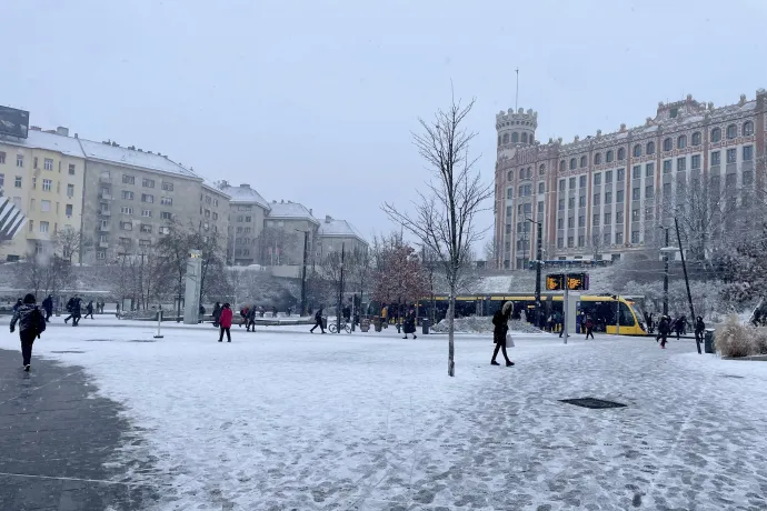 Vörösvárbánya megállóhely Pilisvörösvárnál és a Széll Kálmán tér szerda reggel – Fotó: Szalma Baksi Ferenc, Weiler Vilmos / Telex