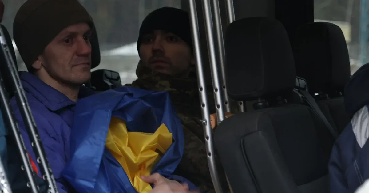 Az Azovstalban elfogott ukrán katonák is szabadultak 2025 első fogolycseréjében