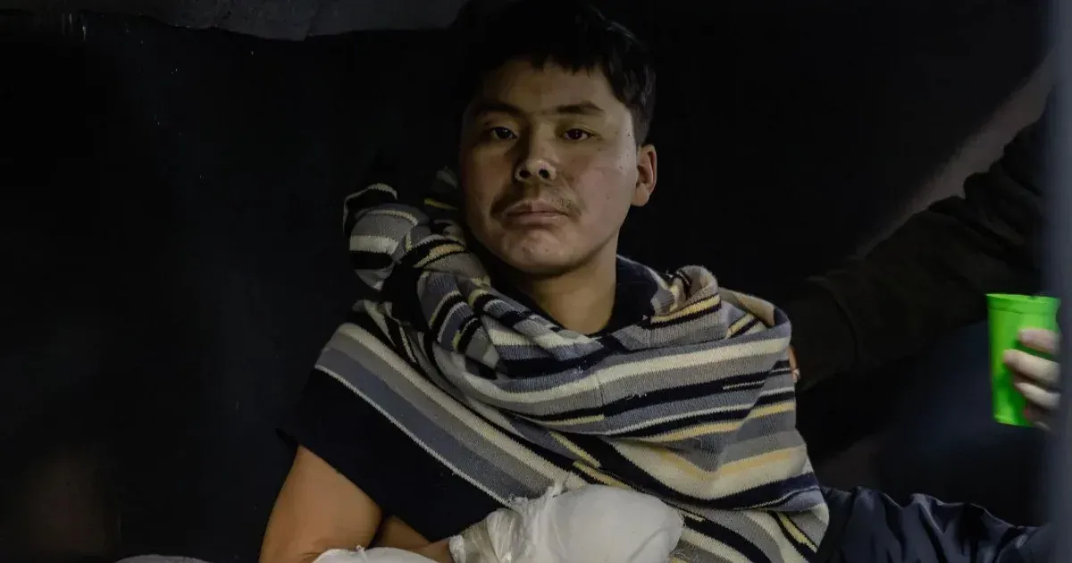 Közzétették a Kurszk megyében ukrán hadifogságba esett észak-koreai katona elfogásáról készült videót