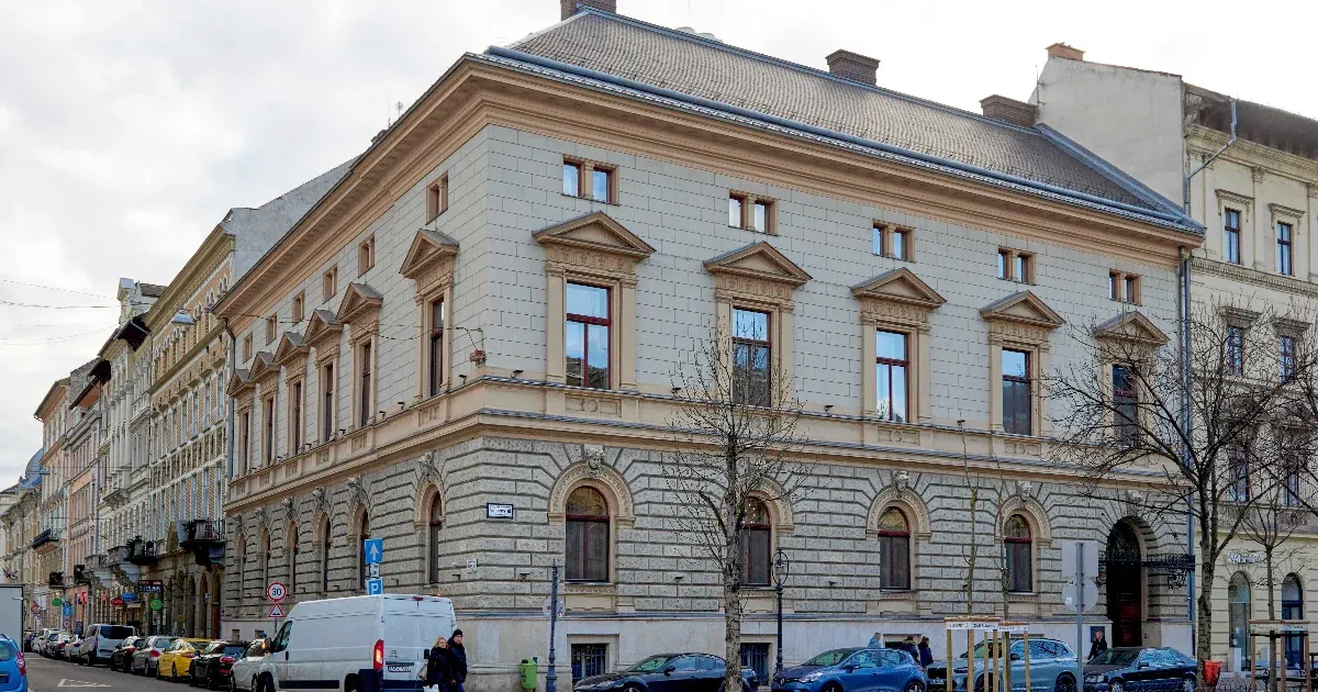 A bejelentés előtt tudta meg, hogy saját részvényeit vásárolja majd az Opus, ügyeskedni kezdett, 21 milliós büntetést kapott