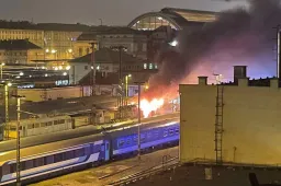 Kigyulladt és lángolt egy mozdony a Keletiben