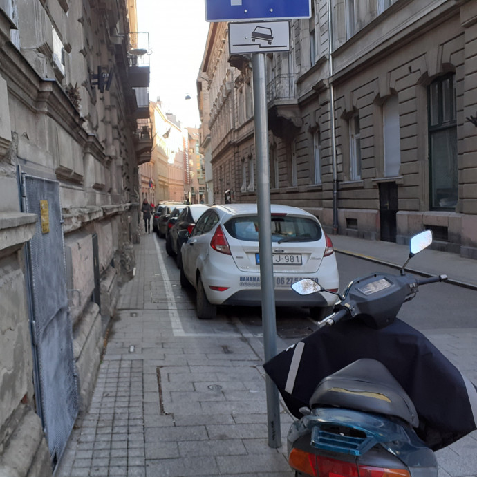 Túl olcsó a parkolás, így még több dugó lesz Budapesten