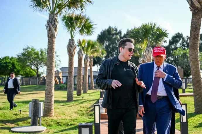 Elon Musk és Donald Trump megérkezik a SpaceX Starship rakéta hatodik tesztrepülésének megtekintésére a texasi Brownsville-be, 2024. november 19-én – Fotó: Brandon Bell / Getty Images