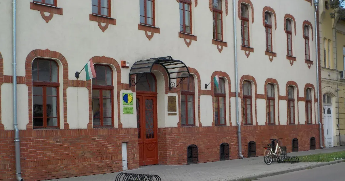 A reformátusok ingyen nem kapják meg, meg kell vásárolniuk két iskolaépületet Hódmezővásárhely önkormányzatától